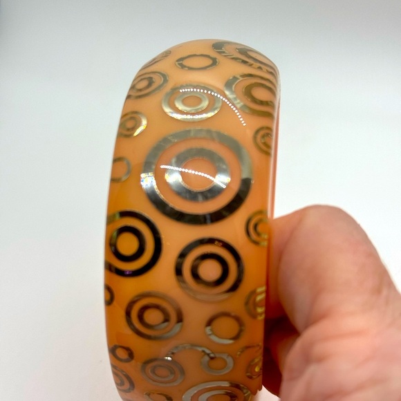 Vintage acrylic bangle. Excellent condition. - Picture 5 of 6